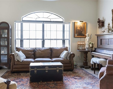 1915 Sw 40th Place - Photo Thumbnail 19