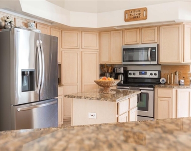 1915 Sw 40th Place - Photo Thumbnail 11