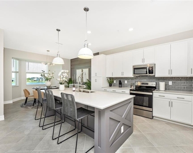 12140 Wellen Golf Street - Photo Thumbnail 1