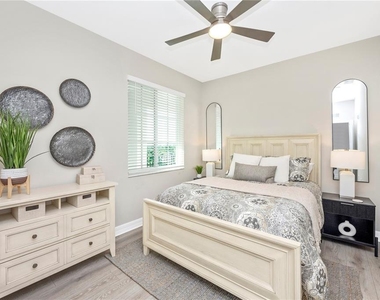 12140 Wellen Golf Street - Photo Thumbnail 27