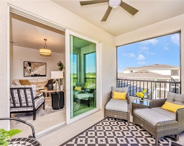 12140 Wellen Golf Street - Photo Thumbnail 18