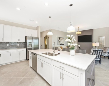 12140 Wellen Golf Street - Photo Thumbnail 5