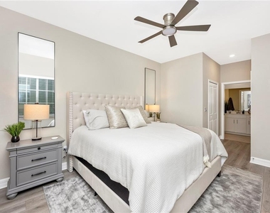 12140 Wellen Golf Street - Photo Thumbnail 21