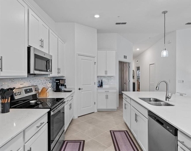 12440 Wellen Golf Street - Photo Thumbnail 15
