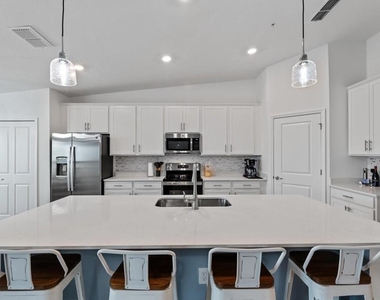12440 Wellen Golf Street - Photo Thumbnail 13