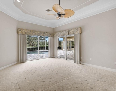 852 Macewen Drive - Photo Thumbnail 24