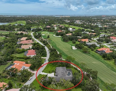852 Macewen Drive - Photo Thumbnail 2