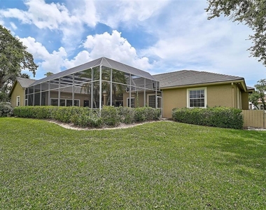 852 Macewen Drive - Photo Thumbnail 46