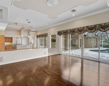 852 Macewen Drive - Photo Thumbnail 14