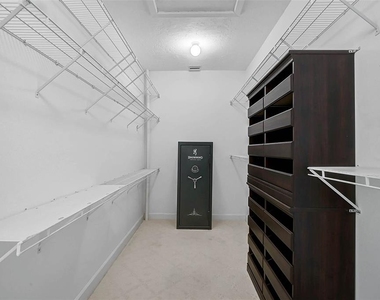 852 Macewen Drive - Photo Thumbnail 29