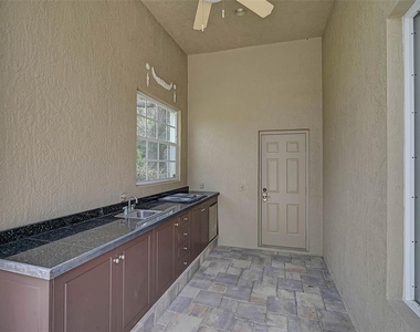 852 Macewen Drive - Photo Thumbnail 40