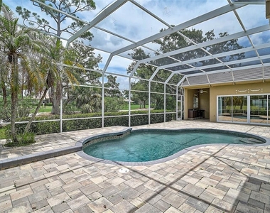 852 Macewen Drive - Photo Thumbnail 39
