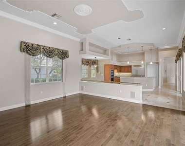 852 Macewen Drive - Photo Thumbnail 13