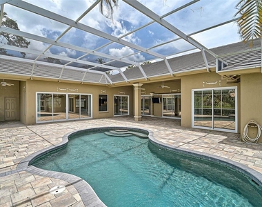 852 Macewen Drive - Photo Thumbnail 1