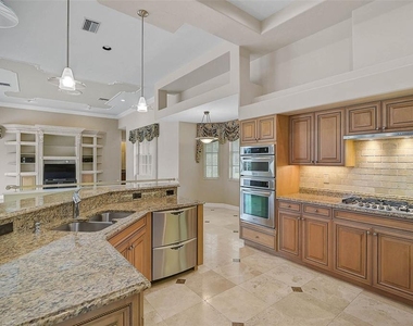 852 Macewen Drive - Photo Thumbnail 8