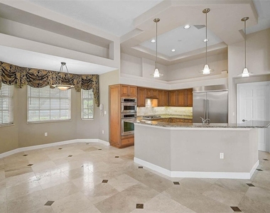 852 Macewen Drive - Photo Thumbnail 12