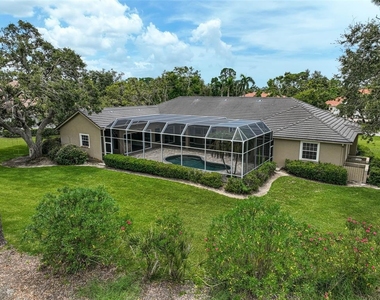 852 Macewen Drive - Photo Thumbnail 3