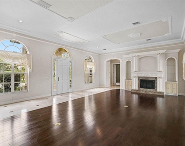 852 Macewen Drive - Photo Thumbnail 6
