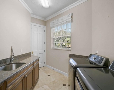 852 Macewen Drive - Photo Thumbnail 37