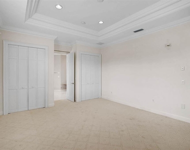 852 Macewen Drive - Photo Thumbnail 21