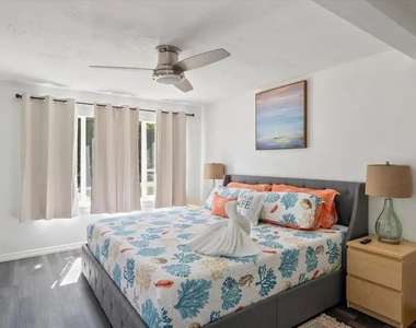 5332 Nutmeg Avenue - Photo Thumbnail 9