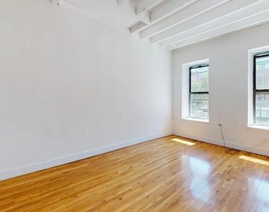 81 2nd Avenue - Photo Thumbnail 2