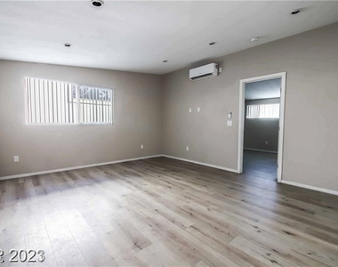 2201 Fairfield Avenue - Photo Thumbnail 4