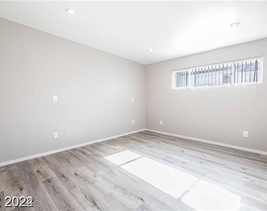 2201 Fairfield Avenue - Photo Thumbnail 3