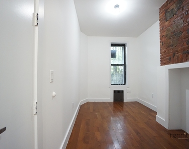 640 Kosciuszko Street - Photo Thumbnail 9