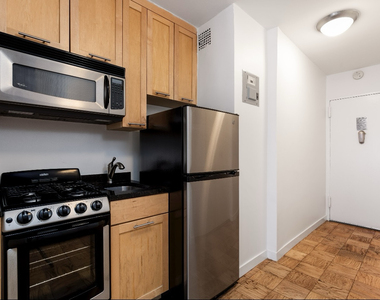  East 36th Street - Photo Thumbnail 2