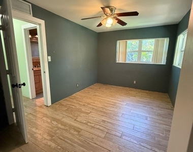 2957 Nw 6th Avenue - Photo Thumbnail 15