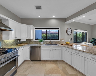 616 Riviera Isle Drive - Photo Thumbnail 4