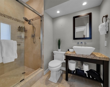 616 Riviera Isle Drive - Photo Thumbnail 10