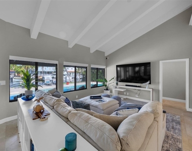 616 Riviera Isle Drive - Photo Thumbnail 38