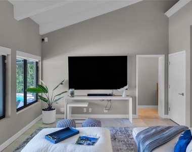 616 Riviera Isle Drive - Photo Thumbnail 41