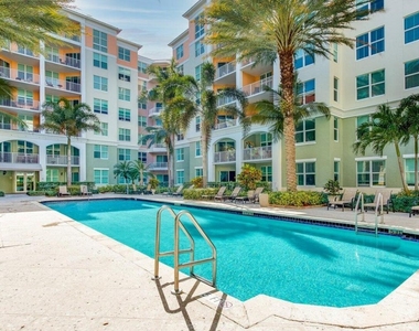 806 E Windward 301 Way - Photo Thumbnail 41