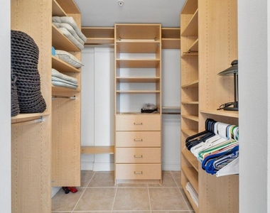 806 E Windward 301 Way - Photo Thumbnail 20