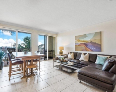 806 E Windward 301 Way - Photo Thumbnail 8