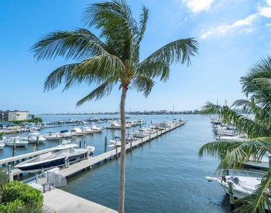 806 E Windward 301 Way - Photo Thumbnail 32