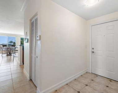 806 E Windward 301 Way - Photo Thumbnail 7