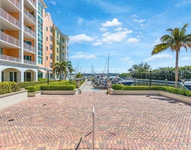 806 E Windward 301 Way - Photo Thumbnail 33
