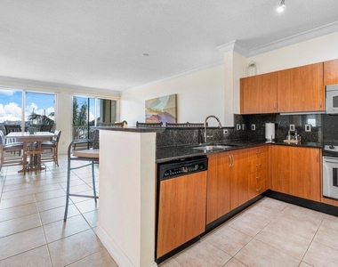 806 E Windward 301 Way - Photo Thumbnail 14