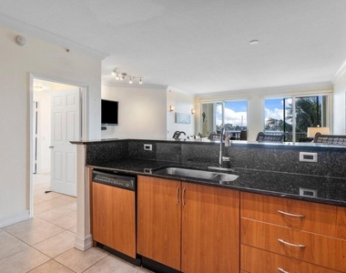 806 E Windward 301 Way - Photo Thumbnail 16