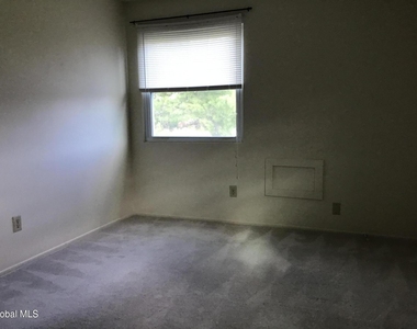 52 Sage Road - Photo Thumbnail 8