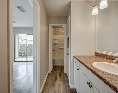 4307 S 1st St - Photo Thumbnail 15