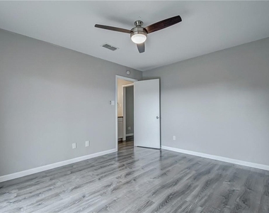 4307 S 1st St - Photo Thumbnail 20