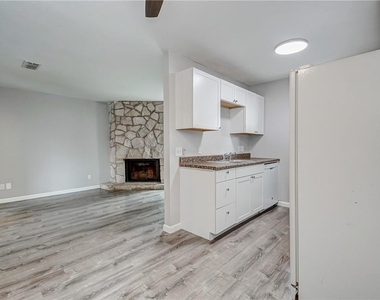 4307 S 1st St - Photo Thumbnail 1