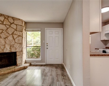 4307 S 1st St - Photo Thumbnail 5
