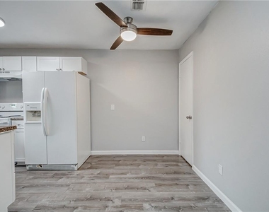 4307 S 1st St - Photo Thumbnail 9