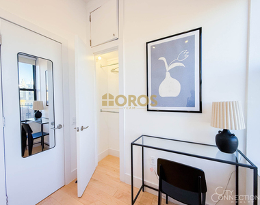 322 East 11th Street - Photo Thumbnail 9